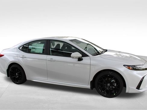 New 2026 Toyota Camry XSE FWD image 17