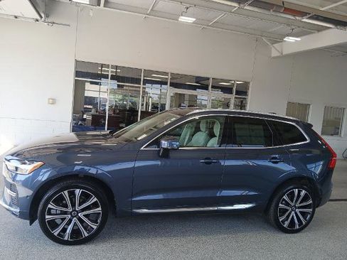 Used 2023 Volvo XC60 B5 Ultimate w/ Climate Package image 5