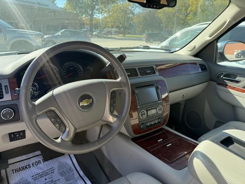 Used 2012 Chevrolet Suburban LTZ image 9