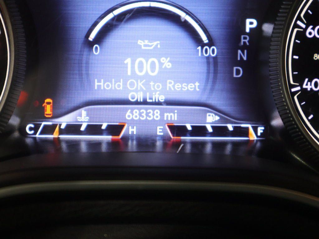 Used 2021 Jeep Cherokee Trailhawk w/ Comfort/Convenience Group AWD/4WD image 37