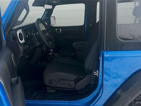 Used 2024 Jeep Wrangler Sport S image 9