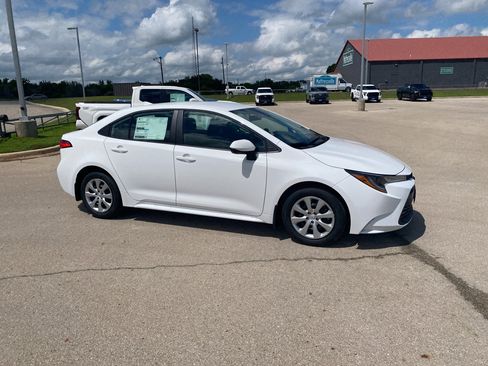 New 2026 Toyota Corolla LE FWD image 5