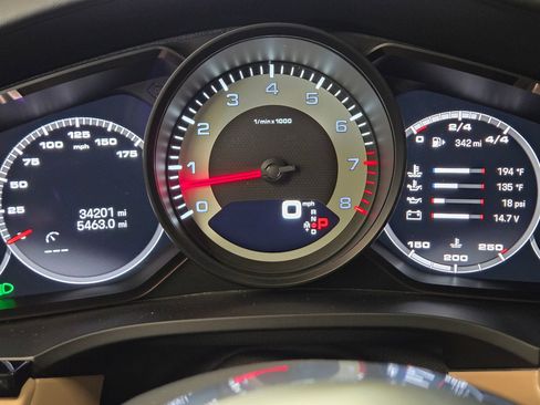 Certified 2022 Porsche Cayenne AWD/4WD image 21