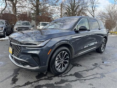 Certified 2024 Lincoln Nautilus Premier image 9