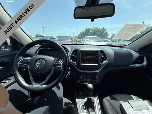 Used 2014 Jeep Cherokee Latitude w/ Cold Weather Group AWD/4WD image 11