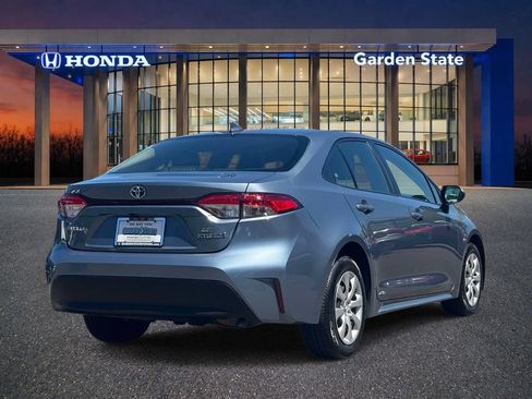 Used 2023 Toyota Corolla LE AWD/4WD image 3