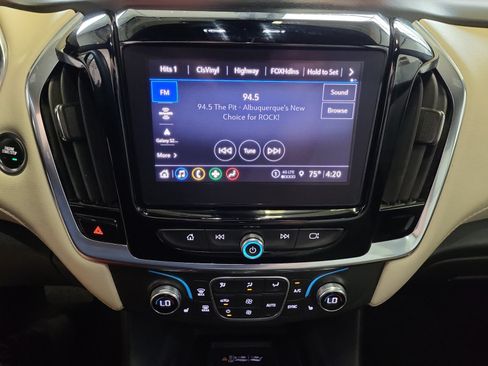 Used 2023 Chevrolet Traverse LT w/ Rear Camera Mirror Package AWD/4WD image 18