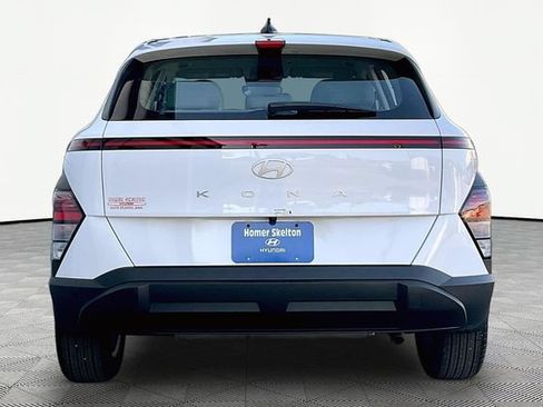 Certified 2026 Hyundai Kona SE FWD image 4