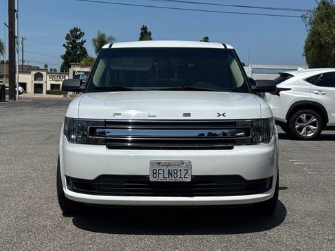 Used 2018 Ford Flex SE FWD image 3