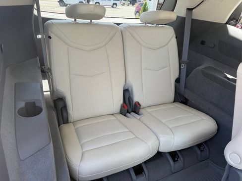 Used 2022 Cadillac XT6 Premium Luxury w/ Technology Package FWD image 15