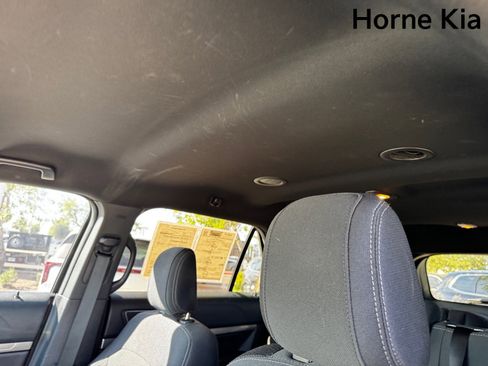 Used 2018 Ford Explorer XLT w/ Equipment Group 201A image 24