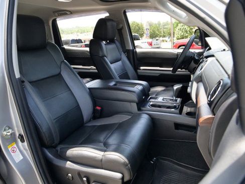 Used 2019 Toyota Tundra Limited w/ Limited Premium Package AWD/4WD image 41