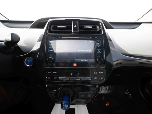 Used 2017 Toyota Prius Four image 17