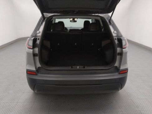 Used 2019 Jeep Cherokee Latitude Plus w/ Comfort/Convenience Group image 29