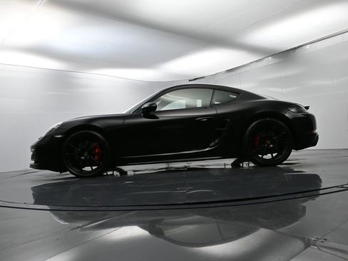Used 2024 Porsche 718 Cayman GTS image 47