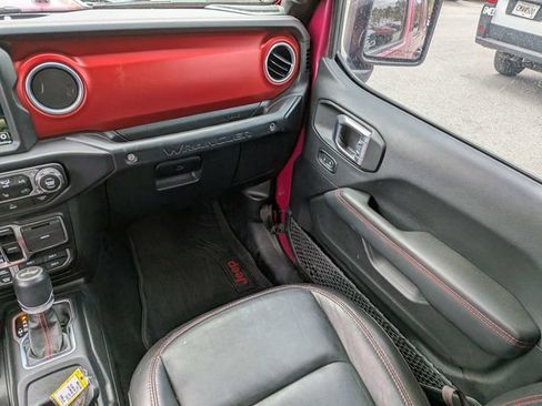 Used 2022 Jeep Wrangler Unlimited Rubicon w/ Cold Weather Group image 19