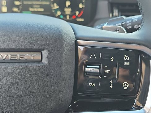 New 2026 Land Rover Discovery Sport Landmark image 18