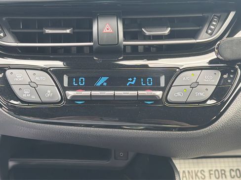 Used 2019 Toyota C-HR Limited FWD image 31