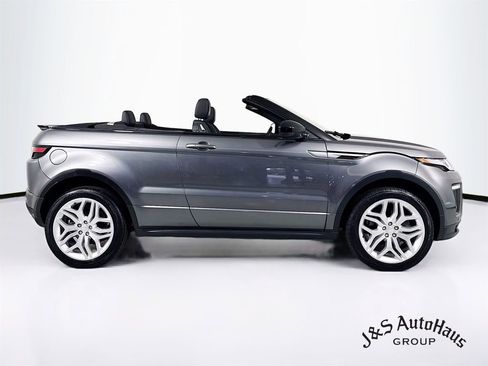 Used 2018 Land Rover Range Rover Evoque SE Dynamic image 8