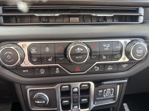 New 2025 Jeep Wrangler Sahara image 24