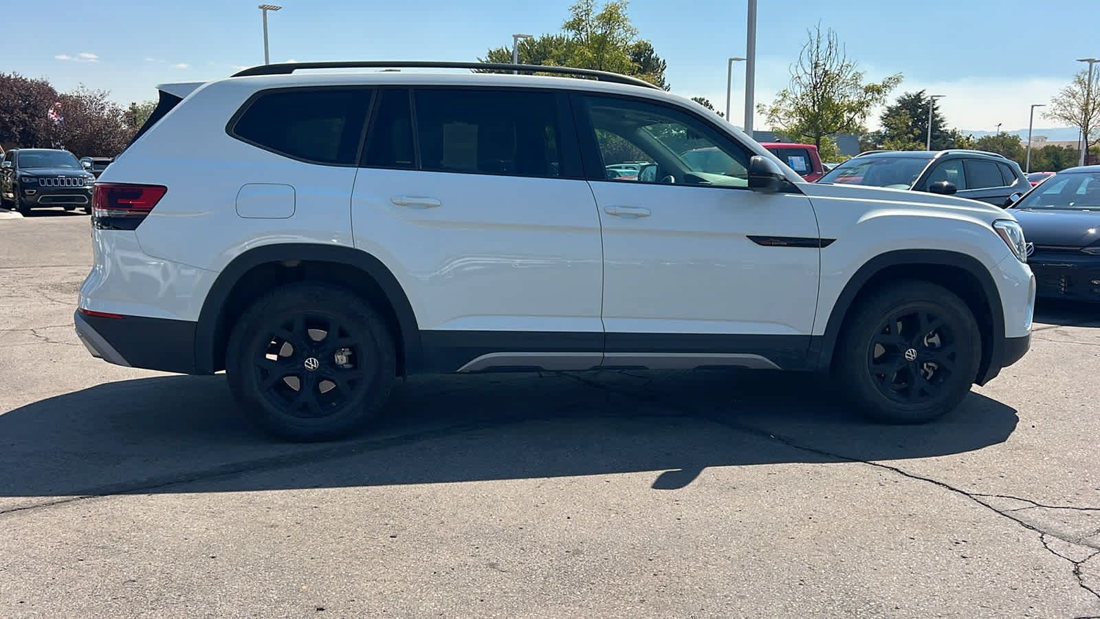 Certified 2025 Volkswagen Atlas Peak Edition SE AWD/4WD image 4