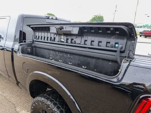 Used 2024 RAM 2500 Limited AWD/4WD image 9