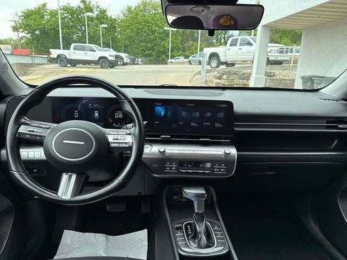 Used 2025 Hyundai Kona SEL AWD/4WD image 12