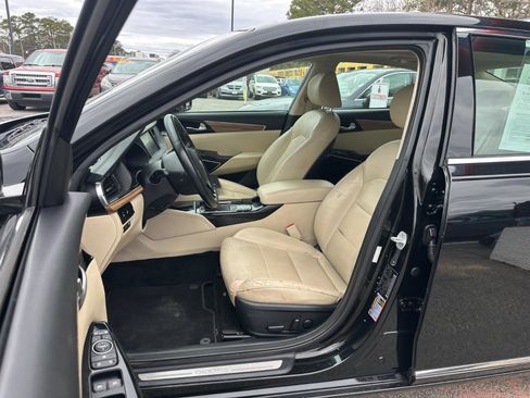 Used 2017 Kia Cadenza Premium w/ Luxury Package image 20