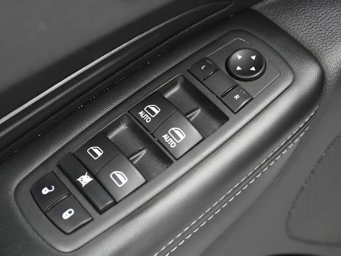 Used 2022 Dodge Durango SXT image 18