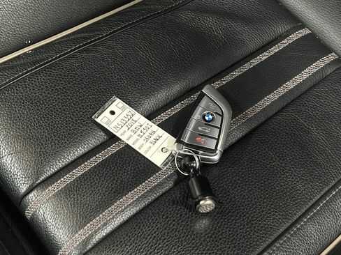 Used 2018 BMW M550i xDrive AWD/4WD image 39