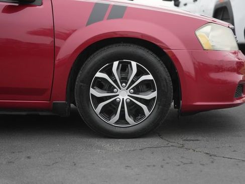 Used 2013 Dodge Avenger SE image 4