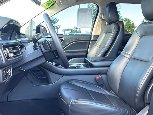 Used 2023 Lincoln Aviator Standard w/ Class IV Trailer Tow Package image 20