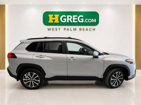 Used 2024 Toyota Corolla Cross XLE w/ Convenience Package AWD/4WD image 7