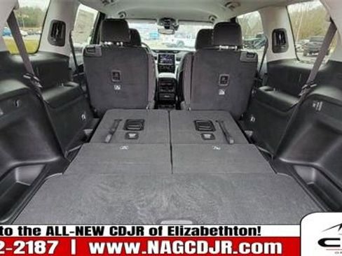 New 2022 Jeep Grand Cherokee L Laredo w/ Luxury Tech Group I image 19