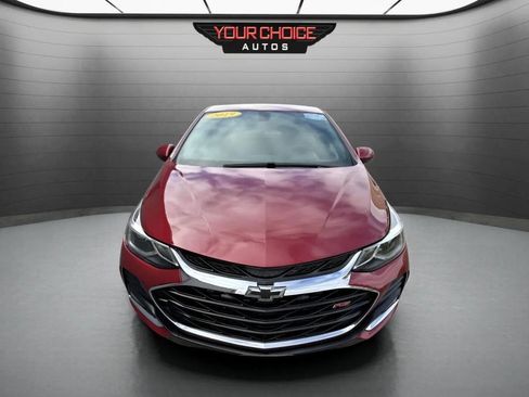 Used 2019 Chevrolet Cruze LT w/ Convenience Package FWD image 2