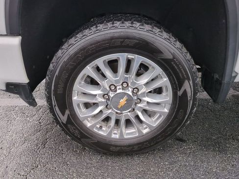 Used 2023 Chevrolet Silverado 2500 High Country AWD/4WD image 10