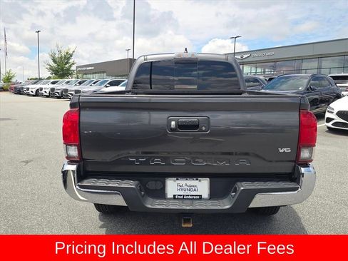 Used 2020 Toyota Tacoma SR5 RWD image 4