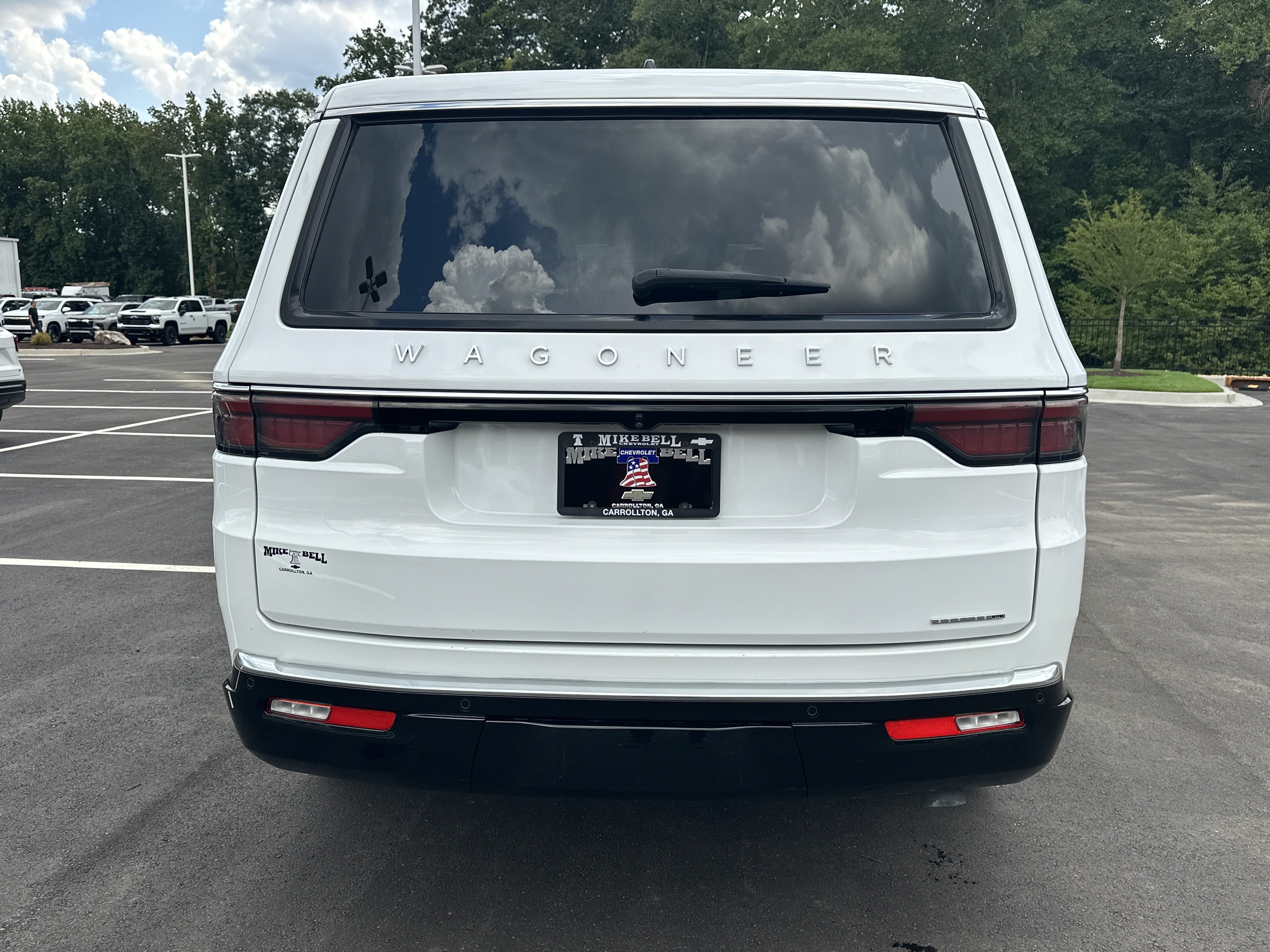 Used 2024 Jeep Wagoneer Series III AWD/4WD image 7