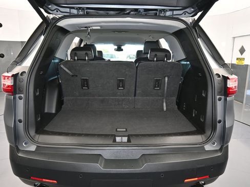 Used 2020 Chevrolet Traverse LT w/ LT Premium Package image 47