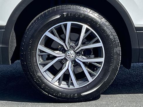 Used 2019 Volkswagen Tiguan SE w/ Panoramic Sunroof Package image 32