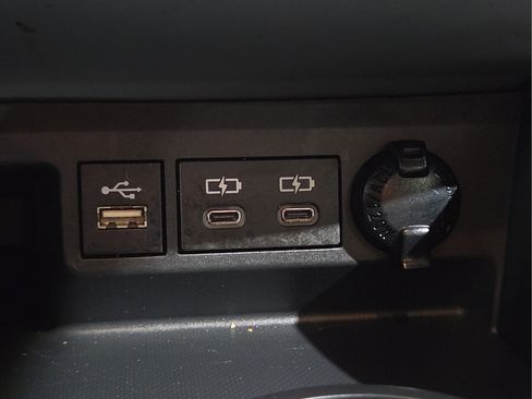 Used 2023 Toyota Highlander L FWD image 21