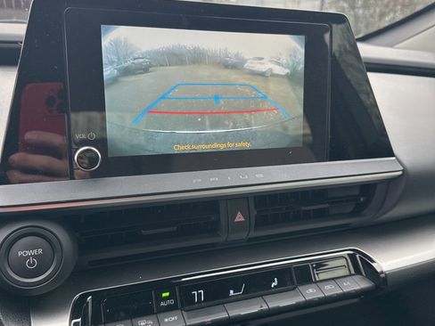 Used 2025 Toyota Prius LE image 14