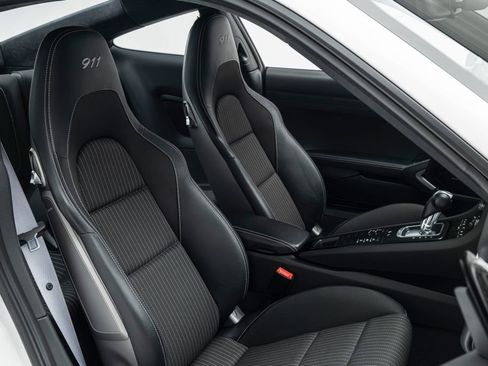 Used 2018 Porsche 911 Carrera image 26