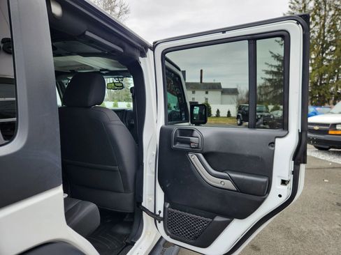 Used 2018 Jeep Wrangler Unlimited Sport S image 42