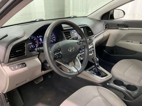 Used 2020 Hyundai Elantra SEL FWD image 17