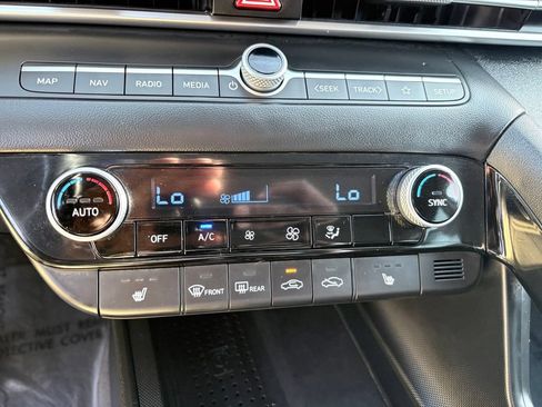 Used 2023 Hyundai Elantra SEL w/ Convenience Package FWD image 18