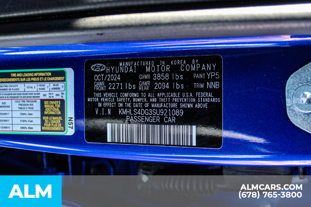 Used 2025 Hyundai Elantra SEL FWD image 32