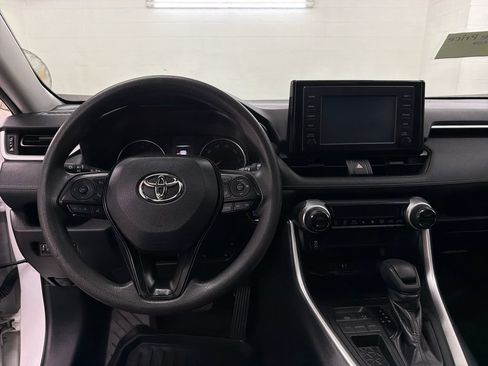 Used 2019 Toyota RAV4 XLE FWD image 9