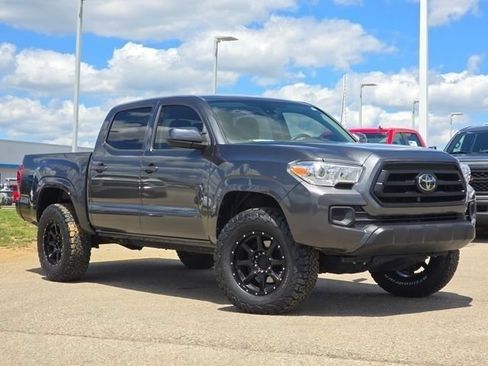 Used 2021 Toyota Tacoma SR AWD/4WD image 2