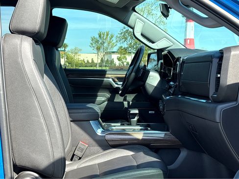 Used 2023 Chevrolet Silverado 1500 LT Trail Boss w/ LT Trail Boss Premium Package image 7